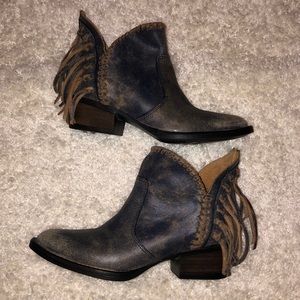Circle G distressed ankle booties